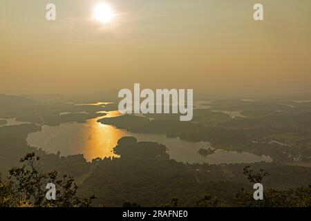 Blick vom Bell Mountain in der Nähe des Hiawassees bei Sonnenuntergang Stockfoto