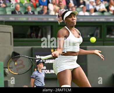 London, Gbr. 03. Juli 2023. London Wimbledon Championships Day 1 03//07/2023 Venus Williams (USA) verliert Spiel in der ersten Runde. Guthaben: Roger Parker/Alamy Live News Stockfoto