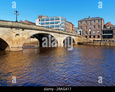 UK, North Yorkshire, York, Ouse Bridge und River Ouse Stockfoto