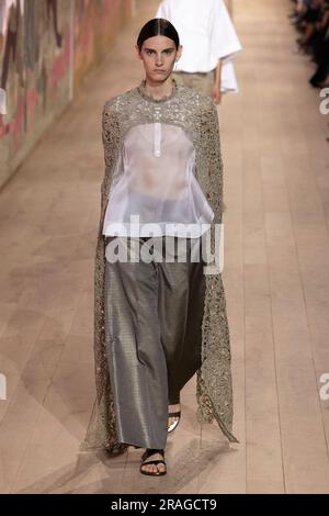 Paris, Frankreich. 03. Juli 2023. Christian DIOR Haute Couture Herbst-Winter 2023-24 Runway anlässlich der Haute Couture Week am 2023. Juli in Paris; Frankreich 03/07/2023 Gutschrift: dpa/Alamy Live News Stockfoto