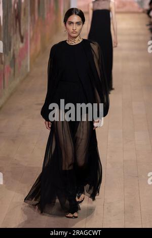 Paris, Frankreich. 03. Juli 2023. Christian DIOR Haute Couture Herbst-Winter 2023-24 Runway anlässlich der Haute Couture Week am 2023. Juli in Paris; Frankreich 03/07/2023 Gutschrift: dpa/Alamy Live News Stockfoto