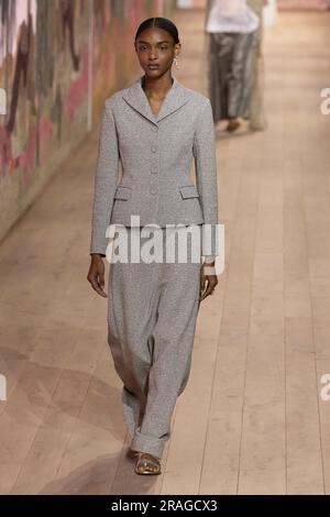 Paris, Frankreich. 03. Juli 2023. Christian DIOR Haute Couture Herbst-Winter 2023-24 Runway anlässlich der Haute Couture Week am 2023. Juli in Paris; Frankreich 03/07/2023 Gutschrift: dpa/Alamy Live News Stockfoto