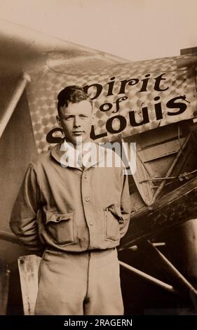 Charles Lindbergh mit seinem Flugzeug Spirit of St. Louis, Underwood & Underwood, 1927 Stockfoto