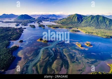 Luftaufnahme von Clayoquot Sound, Vancouver Island, BC, Kanada Stockfoto