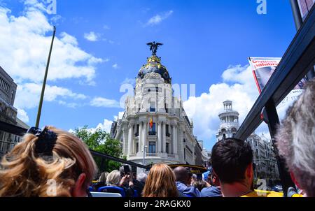 Madrid, Spanien 05.26.2018 Blick auf Metropolis vom Touristenbus Stockfoto