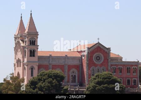 Die Kirche Montalto, auch bekannt als Heiligtum der Madonna von Montalto, Messina, Sizilien, Italien, wurde nach einem Erdbeben im Jahr 1908 wiederaufgebaut. Stockfoto