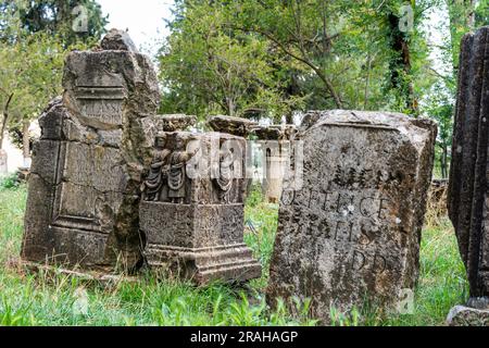 Geschnitzte römische Steine im Djemila-Museum in Setif, Algerien. UNESCO-Weltkulturerbe. Stockfoto