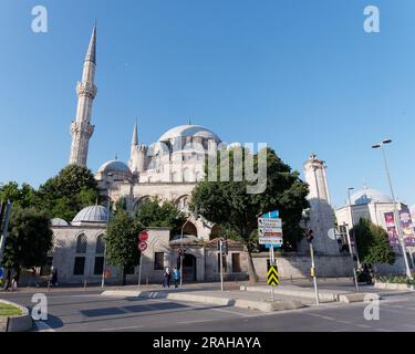 Die osmanische Şehzade-Moschee aus dem 16. Jahrhundert im Stadtteil Fatih in Istanbul, Türkei Stockfoto