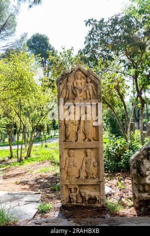 Geschnitzte römische Steine im Djemila-Museum in Setif, Algerien. UNESCO-Weltkulturerbe. Stockfoto