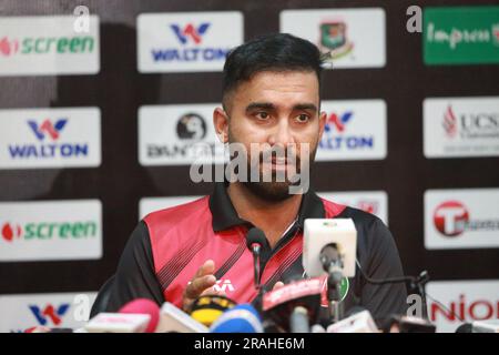 Afghanistan One Day International (ODI)-Spielkapitän Hashmatullah Shahidi nimmt an der Pressekonferenz vor dem Spiel im Zahur Ahmed Chowdhury Stadium (ZA) Teil Stockfoto