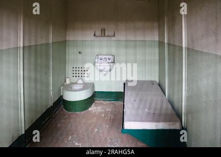 Innenraum einer Gefängniszelle Alcatraz Federal Penitentiary San Francisco Kalifornien USA Stockfoto