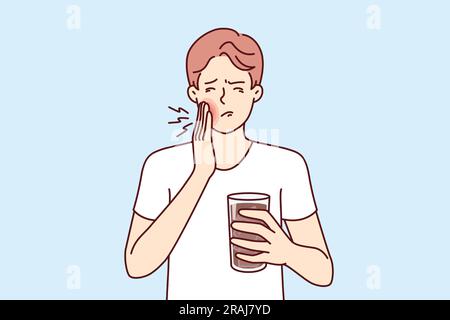 Der Mensch leidet an Zahnschmerzen, die durch kalte Getränke verursacht werden, und braucht Schmerzmittel und Zahnarzt. Ein Typ mit Zahnschmerzen in Verbindung mit Karies oder Stomatitis hält ein Glas Medizin für Mundwasser. Stock Vektor