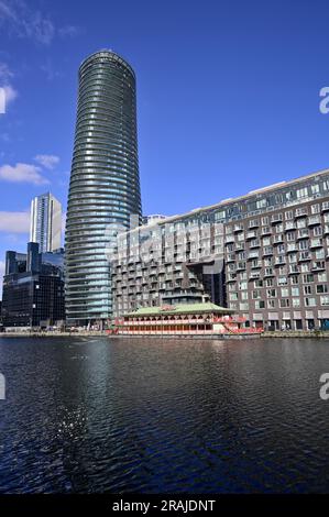 Baltimore Wharf and Arena Tower (Baltimore Tower), Crossharbour Plaza, Oakland Quay, Millwall Inner Dock, Canary Wharf Docklands, East London, United Stockfoto