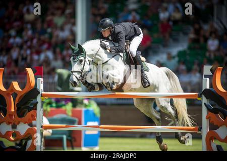 Rupert Winkelmann nimmt am 1. Juli 2023 am Rolex Pan American Grand Prix in Spruce Meadows in Calgary, Kanada, Teil. Stockfoto