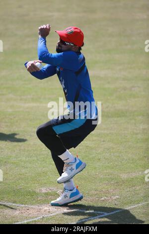 Afghanistan Star Cricketer Rashid Khan trifft sich während der Übungssitzung im Zahur Ahmed Chowdhury Stadium (ZACS) vor dem One Day Intern Stockfoto