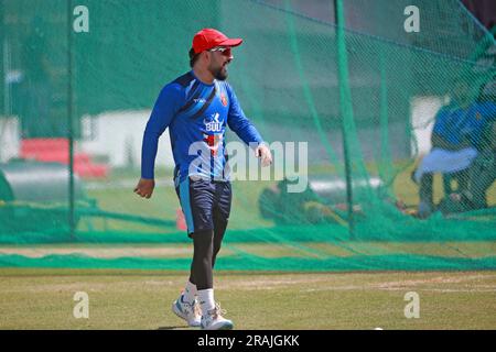 Afghanistan Star Cricketer Rashid Khan während der Afghanistan Cricketers nehmen an Übungssitzung im Zahur Ahmed Chowdhury Stadium (ZACS) vor Stockfoto