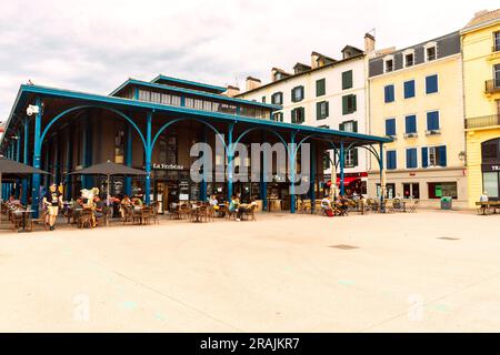 Markthalle im Quai Amiral Jaureguiberry. Bayonne Altstadt, Baskenland, Pyrénées-Atlantiques. Frankreich. Stockfoto