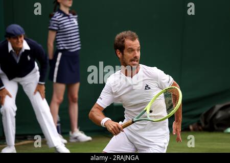 Wimbledon. Richard Gasquet aus Frankreich. 03. Juli 2023. In Aktion während der ersten Runde gegen Corentin Moutet während des Eröffnungstags in Wimbledon. Kredit: Adam Stoltman/Alamy Live News Stockfoto