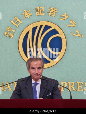 Tokio, Japan. 04. Juli 2023. Rafael Grossi, Generaldirektor der Internationalen Atomenergie-Organisation (IAEO), nimmt an der Pressekonferenz am Dienstag, den 4. Juli 2023 in Tokio (Japan) Teil. Foto: Keizo Mori/UPI Credit: UPI/Alamy Live News Stockfoto