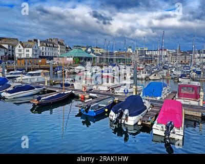 UK, Devon, Plymouth, The Barbican, Sutton Harbour, Harbourside und Marina Stockfoto