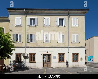 Koper, Slowenien. 2. Juli 2023. Außenansicht des Hauptquartiers der Universität Primorska, des Andrej Marušič Instituts im Stadtzentrum Stockfoto