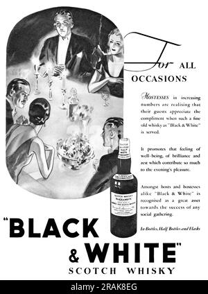 1933 britische Werbung für Schwarzweiß-Scotch-Whisky. Stockfoto