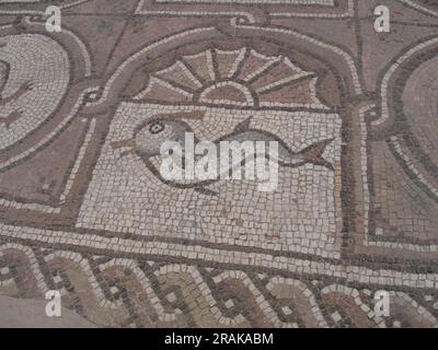 Mosaikboden in Petra Kirche 550 von byzantinischen Mosaiken Stockfoto