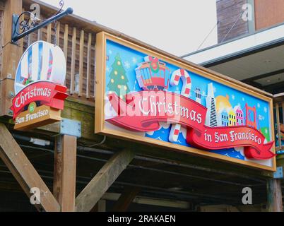 Beschriften Sie den Eintritt für das ganzjährige Weihnachtsfest im San Francisco Shop Pier 39 Fishermans Wharf San Francisco Kalifornien USA Stockfoto