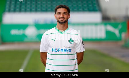 04. Juli 2023, Bayern, Fürth: Kerim Calhanoglu (SpVgg Greuther Fürth, 21) 04.07.2023, Fürth, Sportpark Ronhof, Thomas Sommer Foto: Heiko Becker/dpa Stockfoto