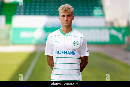 04. Juli 2023, Bayern, Fürth: Nils Seufert (SpVgg Greuther Fürth, 8) 04.07.2023, Fürth, Sportpark Ronhof, Thomas Sommer Foto: Heiko Becker/dpa Stockfoto