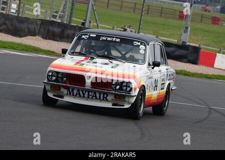 Tim Clarke, Ken Clarke, Triumph Dolomite Sprint, HRDC „Gerry Marshall“ Trophy Series, über 30 Autos auf dem Spielfeld für ein fünfundvierzig Minuten dauerndes Rennen mit zwei Fahrern Stockfoto