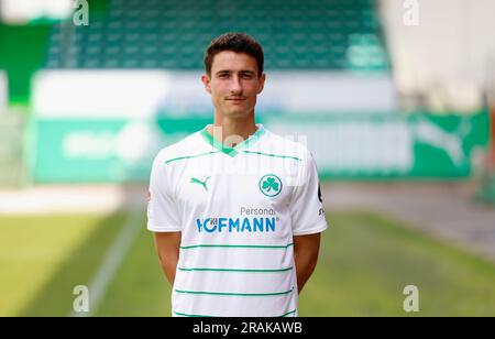 04. Juli 2023, Bayern, Fürth: Marco Meyerhöfer (SpVgg Greuther Fürth, 18) 04.07.2023, Fürth, Sportpark Ronhof, Thomas Sommer Foto: Heiko Becker/dpa Stockfoto