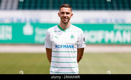 04. Juli 2023, Bayern, Fürth: Branimir Hrgota (SpVgg Greuther Fürth, 10) 04.07.2023, Fürth, Sportpark Ronhof, Thomas Sommer Foto: Heiko Becker/dpa Stockfoto