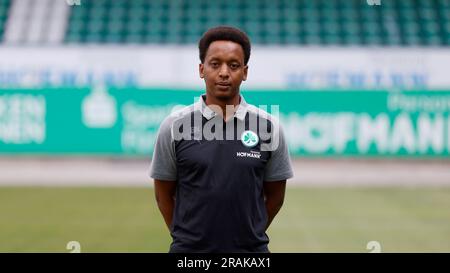 04. Juli 2023, Bayern, Fürth: Physiotherapeut Benjamin Ngarambe (SpVgg Greuther Fürth) 04.07.2023, Fürth, Sportpark Ronhof, Thomas Sommer Foto: Heiko Becker/dpa Stockfoto