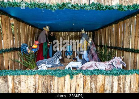 Kinderbett vor der Igreja Matriz Kirche in Sao Joao Batista, Santa Catarina in Brasilien Stockfoto