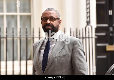 London, England, Großbritannien. 4. Juli 2023. Außenminister JAMES VERLÄSST die Downing Street nach der wöchentlichen Kabinettssitzung. (Kreditbild: © Thomas Krych/ZUMA Press Wire) NUR REDAKTIONELLE VERWENDUNG! Nicht für den kommerziellen GEBRAUCH! Stockfoto