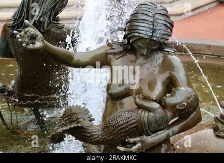 Nahaufnahme des Brunnens Andrea von Ruth Asawa aus dem Jahr 1968 am Ghirardelli Square San Francisco California USA Stockfoto