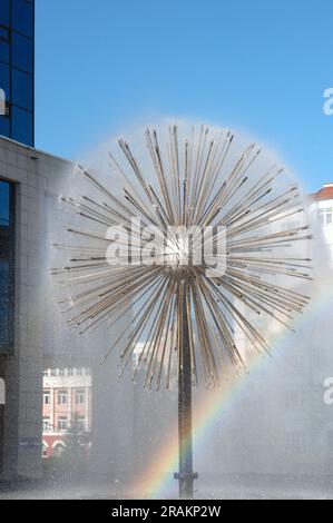 Löwenzahnbrunnen im Zentrum von Saransk im Jahre 1979. Es befindet sich in der Kommunisticheskaya Street, in der Nähe des Finanzhauses. Nahaufnahme Stockfoto