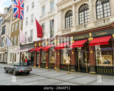 Gehobener Cartier-Shop auf der Bond Street, London, Großbritannien Stockfoto