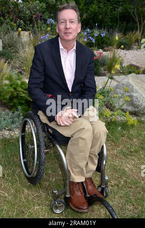 3. Juli 2023 East Molesey, Surrey, Großbritannien. Frank Gardner beim Hampton Court Palace Garden Festival 2023. Sue Andrews/Alamy. Stockfoto