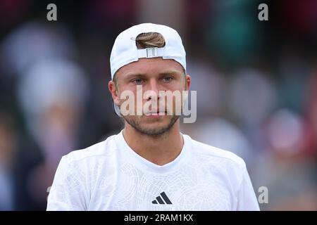 Wimbledon, Royaume Uni. 04. Juli 2023. Alexandre Muller (Fra) während der Wimbledon Championships 2023 am 3. Juli 2023 im All England Lawn Tennis & Croquet Club in Wimbledon, England - Photo Antoine Couvercelle/DPPI Credit: DPPI Media/Alamy Live News Stockfoto