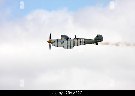 Ein Hispano HA1112 M1L Buchon, ein spanischer Messerschmitt baute ME-109 auf der Headcorn Airshow Kent England Stockfoto