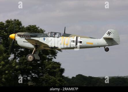 Ein Hispano HA1112 M1L Buchon, ein spanischer Messerschmitt baute ME-109 auf der Headcorn Airshow Kent England Stockfoto