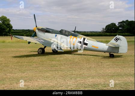 Ein Hispano HA1112 M1L Buchon, ein spanischer Messerschmitt baute ME-109 auf der Headcorn Airshow Kent England Stockfoto