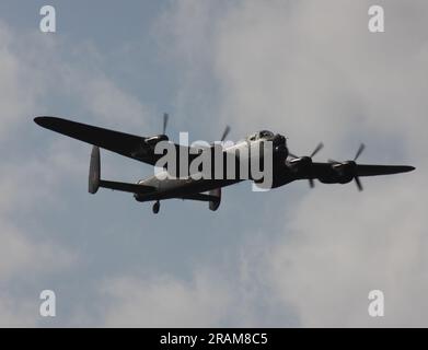 Avro Lancaster B.1 PA474 des Royal Air Force Battle of Britain Memorial Flight auf dem Headcorn Aerodrome Stockfoto