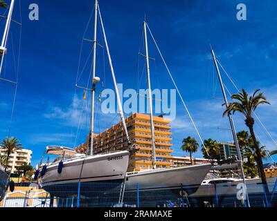 Yachthafen und Hafen von Fuengrola in Spanien Stockfoto