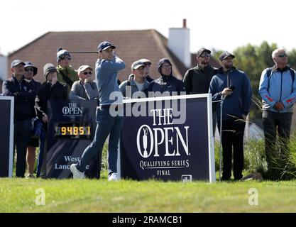 4. Juli 2023; West Lancashire Golf Club, Blundellsands, Liverpool, England: Finale Qualifizierung für die Open; Matthew Jordan (eng) spielt vom Abschlag an der Öffnung Stockfoto