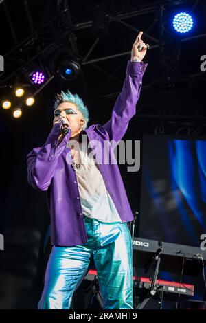 Adam Lambert trat auf der Hauptbühne von Pride in London auf, dem Trafalgar Square Stockfoto