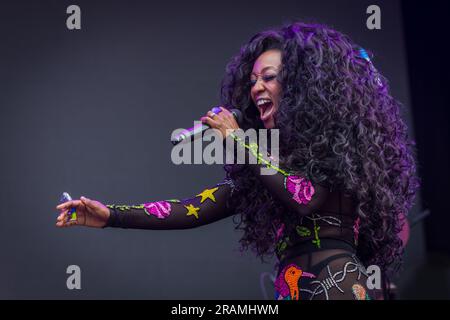 Beverley Knight tritt auf der Hauptbühne von Pride in London auf, dem Trafalgar Square Stockfoto