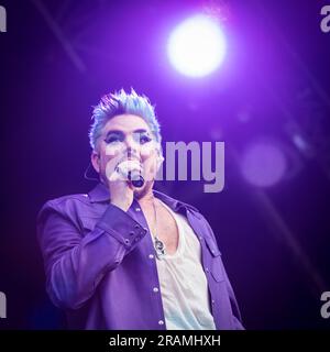 Adam Lambert trat auf der Hauptbühne von Pride in London auf, dem Trafalgar Square Stockfoto